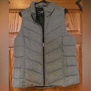 Women’s Lands End LT black & white herringbone puffer vest